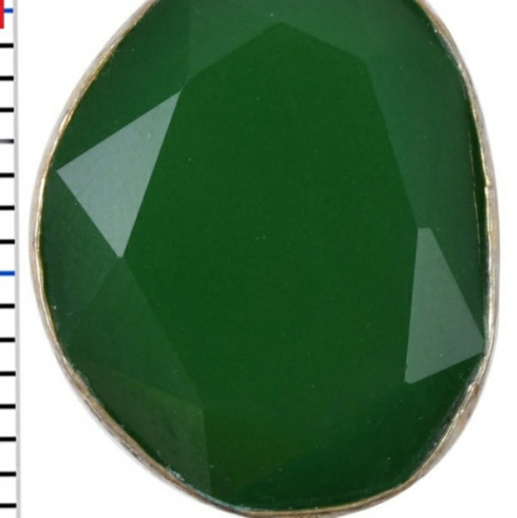 3.00 ctw Green Agate Ring in Goldtone - Picture 2 of 4